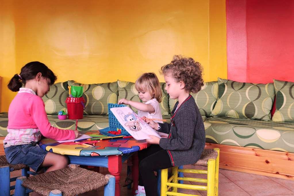 Tui Suneo Kenzi Europa Agadir Tiện nghi bức ảnh Children at a nursery school