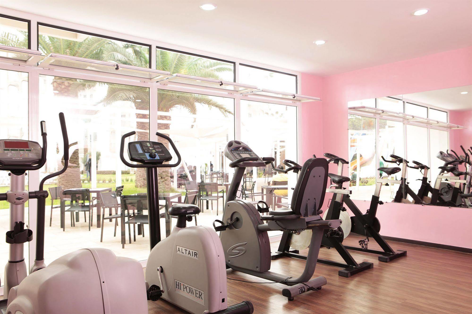 Tui Suneo Kenzi Europa Agadir Ngoại thất bức ảnh A gym at a hotel